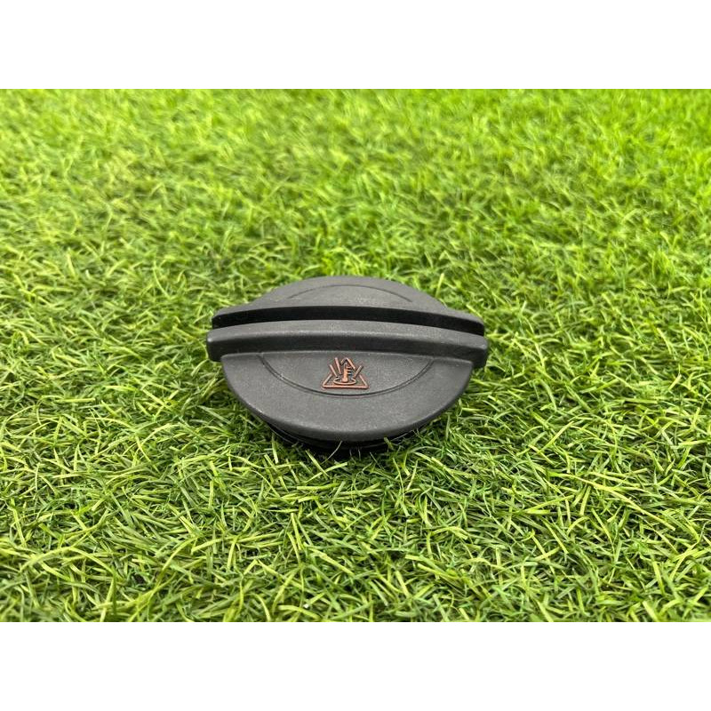 Крышка расширительного бачка (система охлаждения) AUDI A8 D4 2011 4,2 5Q0121321