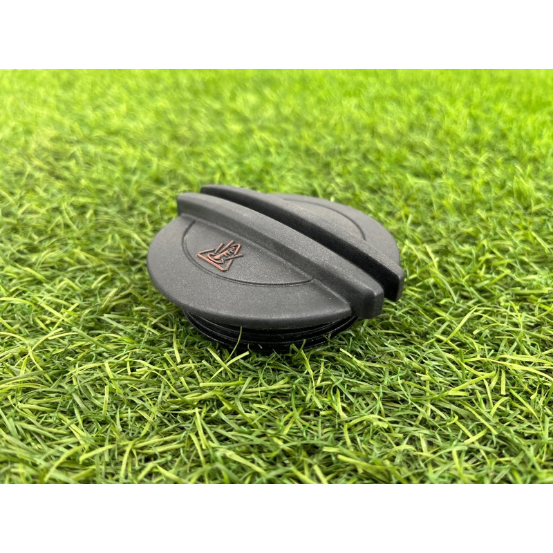 Крышка расширительного бачка (система охлаждения) AUDI A8 D4 2011 4,2 5Q0121321