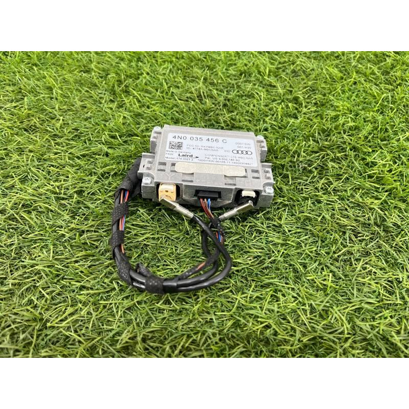 Усилитель антенны (электрика) Audi A5 F5 2019 2.0 TFSI 4N0035456C