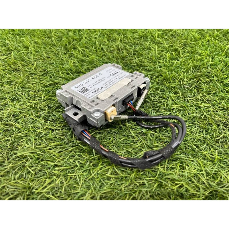 Усилитель антенны (электрика) Audi A5 F5 2019 2.0 TFSI 4N0035456C