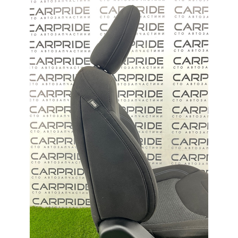 Передні сидіння (салон) Jeep Cherokee KL 2019 2.4 6SS97LAAAD