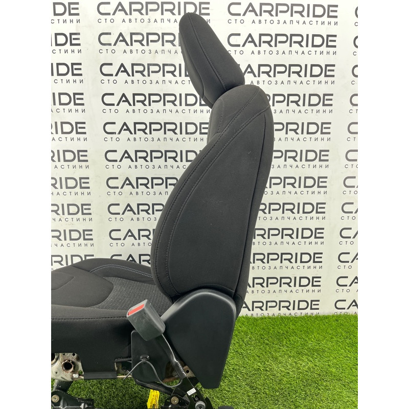 Передні сидіння (салон) Jeep Cherokee KL 2019 2.4 6SS97LAAAD