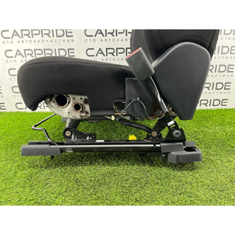 Передні сидіння (салон) Jeep Cherokee KL 2019 2.4 6SS97LAAAD