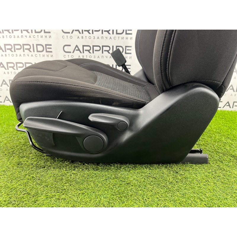 Передні сидіння (салон) Jeep Cherokee KL 2019 2.4 6SS97LAAAD