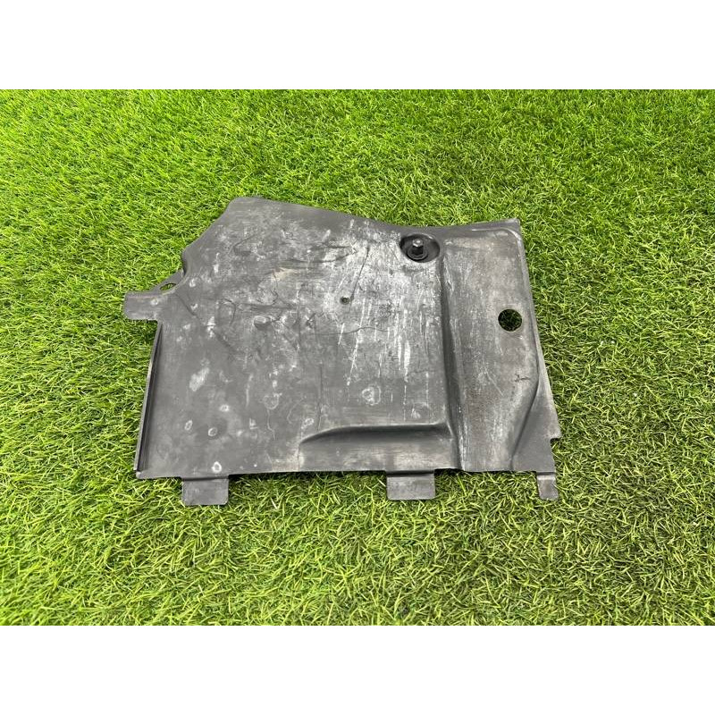 Защита днища (кузов и элементы) Audi A5 F5 2019 2.0 TFSI 8W0825201