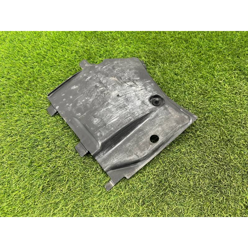 Защита днища (кузов и элементы) Audi A5 F5 2019 2.0 TFSI 8W0825201