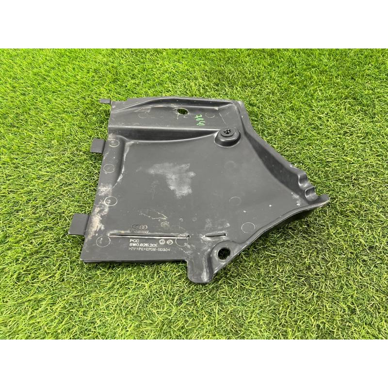 Защита днища (кузов и элементы) Audi A5 F5 2019 2.0 TFSI 8W0825201