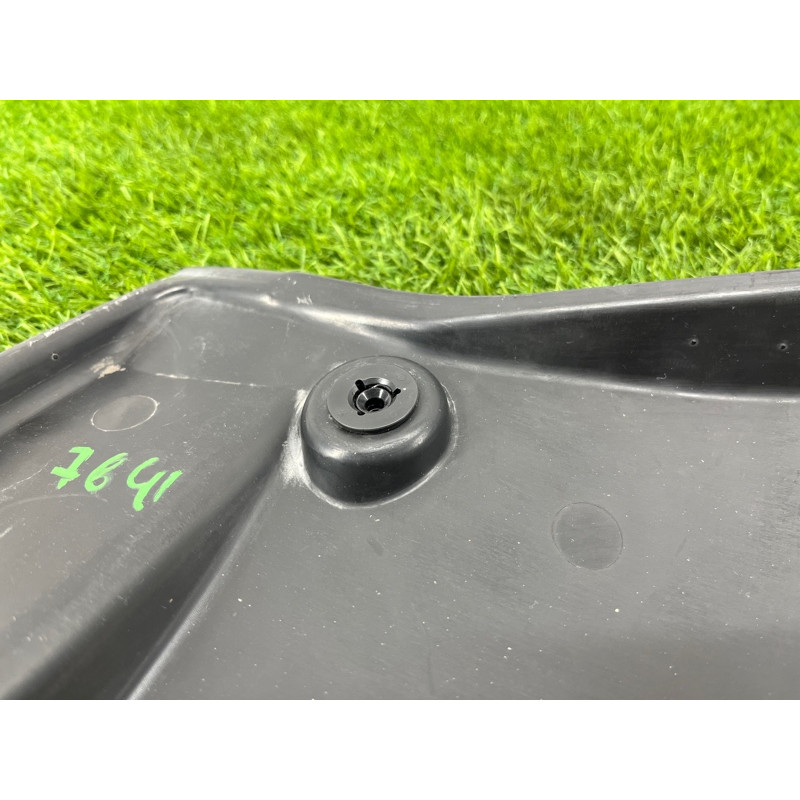 Защита днища (кузов и элементы) Audi A5 F5 2019 2.0 TFSI 8W0825201