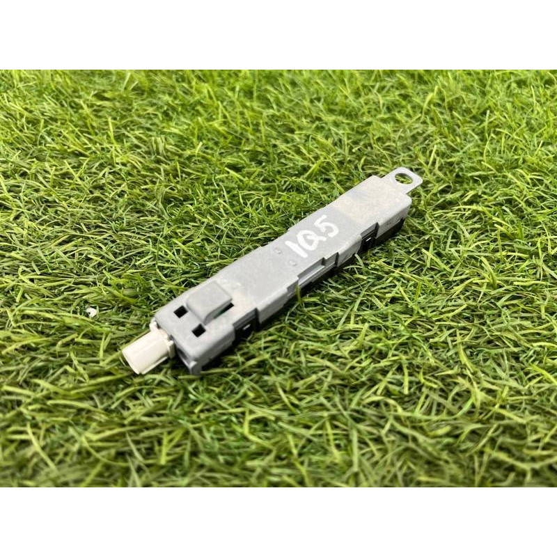 Усилитель антенны (электрика) Audi Q5 8R 2012 3.2 CALB 8R0035225J