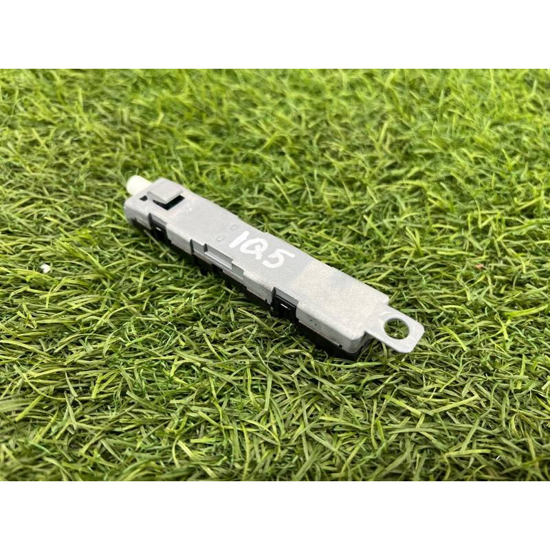 Усилитель антенны (электрика) Audi Q5 8R 2012 3.2 CALB 8R0035225J