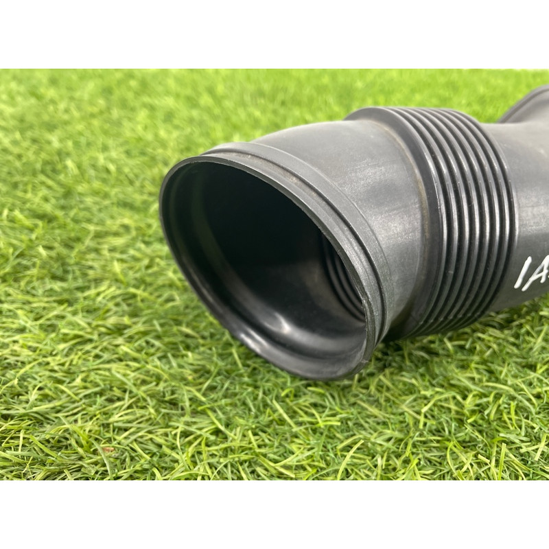 Патрубок воздушного фильтра (впускная система) AUDI A8 D4 2011 4,2 4H0129509C