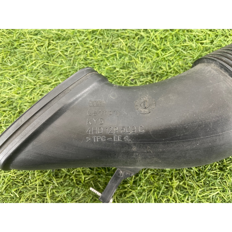 Патрубок воздушного фильтра (впускная система) AUDI A8 D4 2011 4,2 4H0129509C