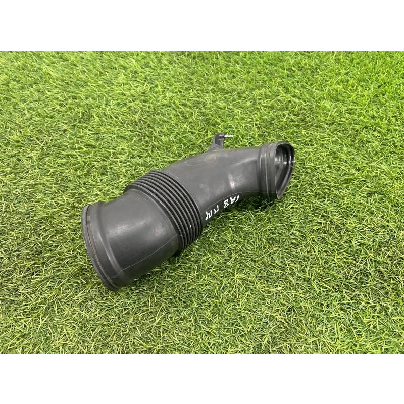 Патрубок воздушного фильтра (впускная система) AUDI A8 D4 2011 4,2 4H0129510C