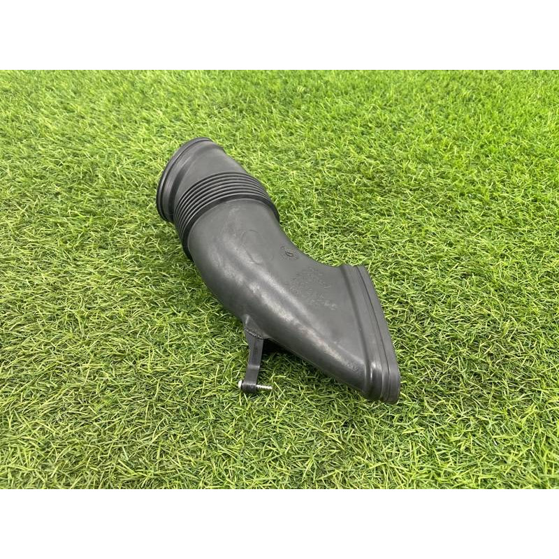 Патрубок воздушного фильтра (впускная система) AUDI A8 D4 2011 4,2 4H0129510C