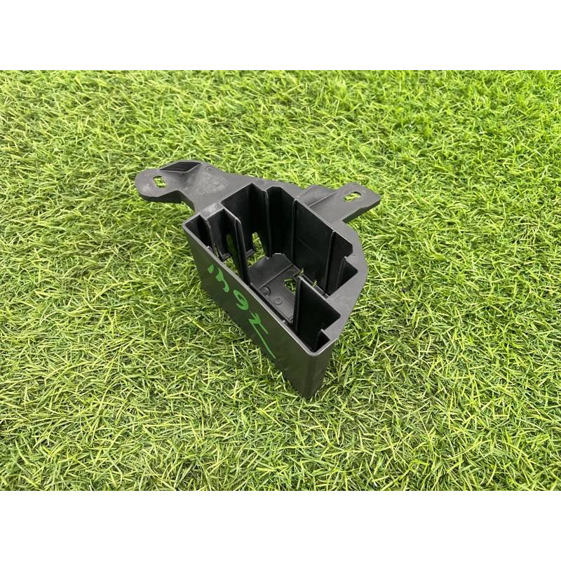 Крепление усилителя антенны (кузов и элементы) Audi A5 F5 2019 2.0 TFSI 8W0907113