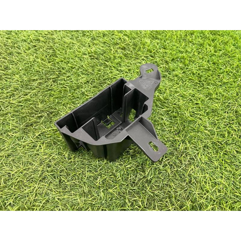 Крепление усилителя антенны (кузов и элементы) Audi A5 F5 2019 2.0 TFSI 8W0907113