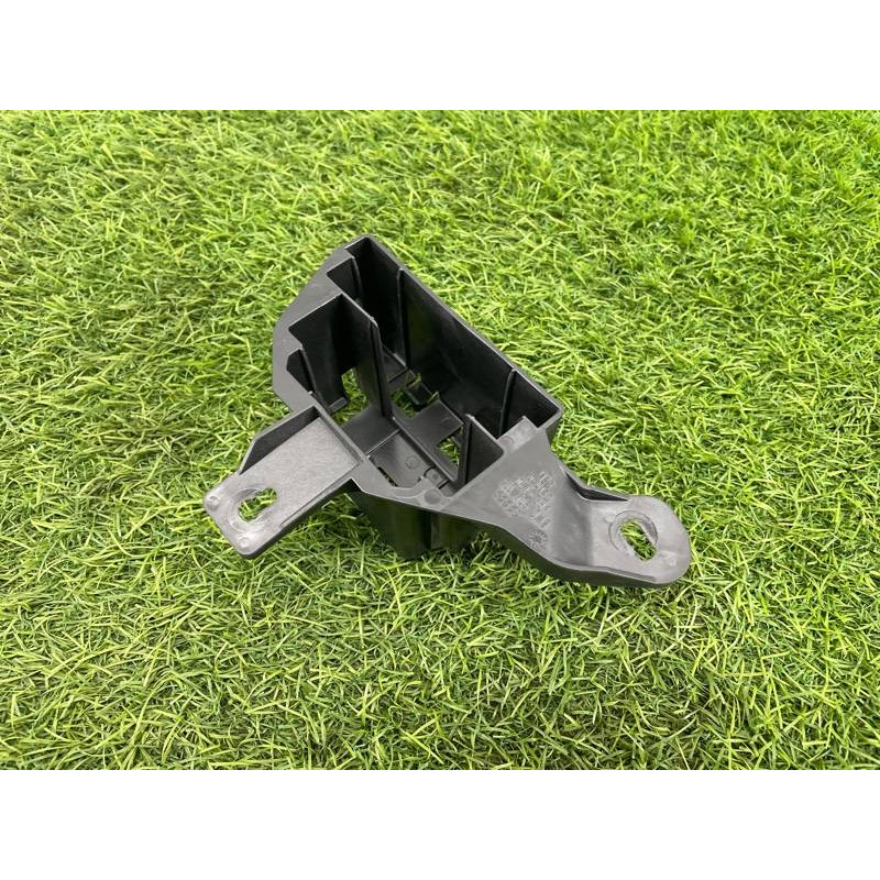 Крепление усилителя антенны (кузов и элементы) Audi A5 F5 2019 2.0 TFSI 8W0907113