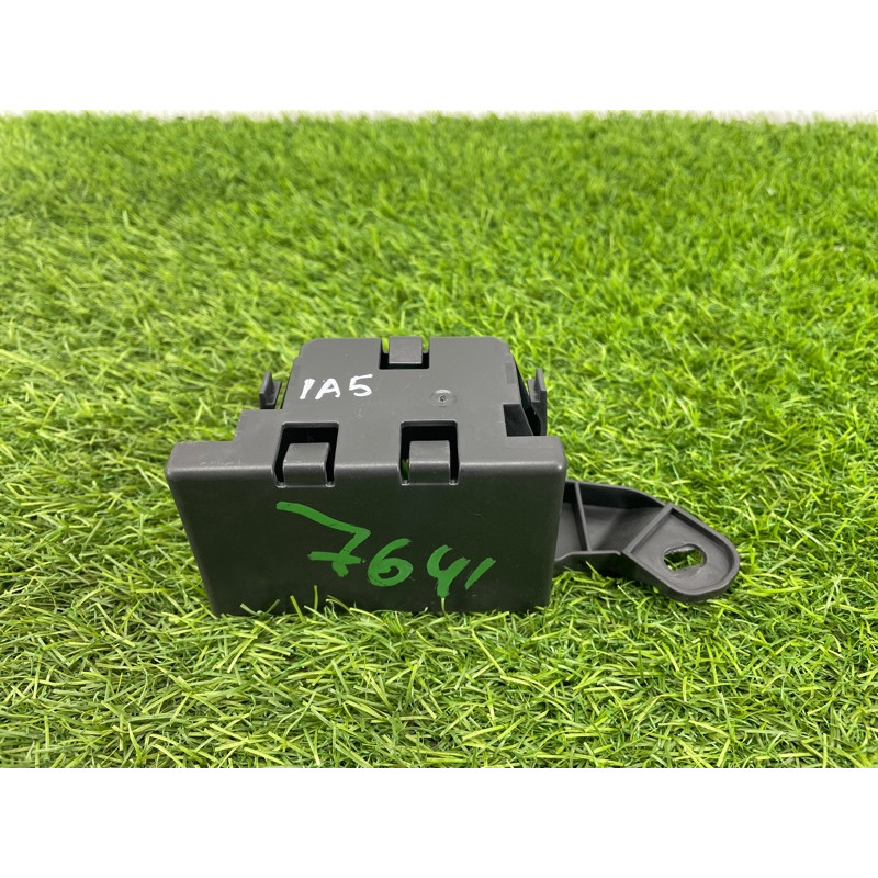 Крепление усилителя антенны (кузов и элементы) Audi A5 F5 2019 2.0 TFSI 8W0907113