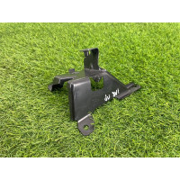 Кріплення замка капота