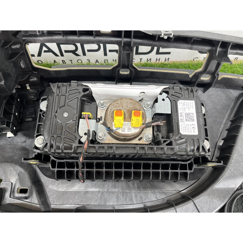 Торпеда (салон) AUDI A4 B9 2017 2.0L 8W1857001KMBX