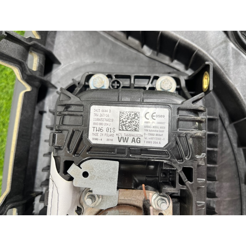 Торпеда (салон) AUDI A4 B9 2017 2.0L 8W1857001KMBX