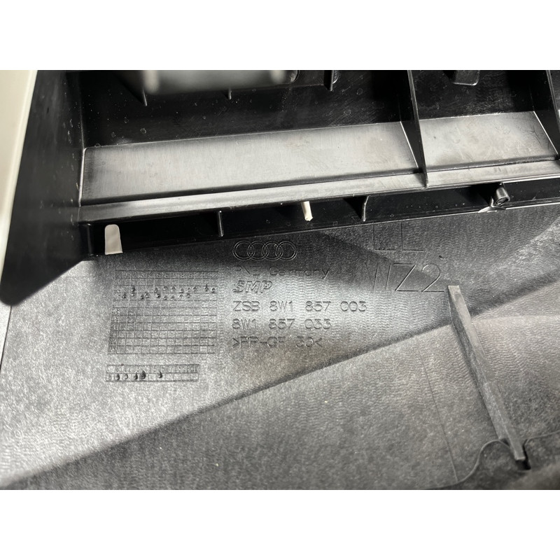 Торпеда (салон) AUDI A4 B9 2017 2.0L 8W1857001KMBX