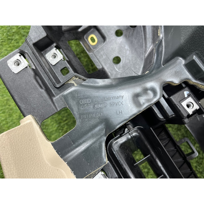 Торпеда (салон) AUDI A4 B9 2017 2.0L 8W1857001KMBX