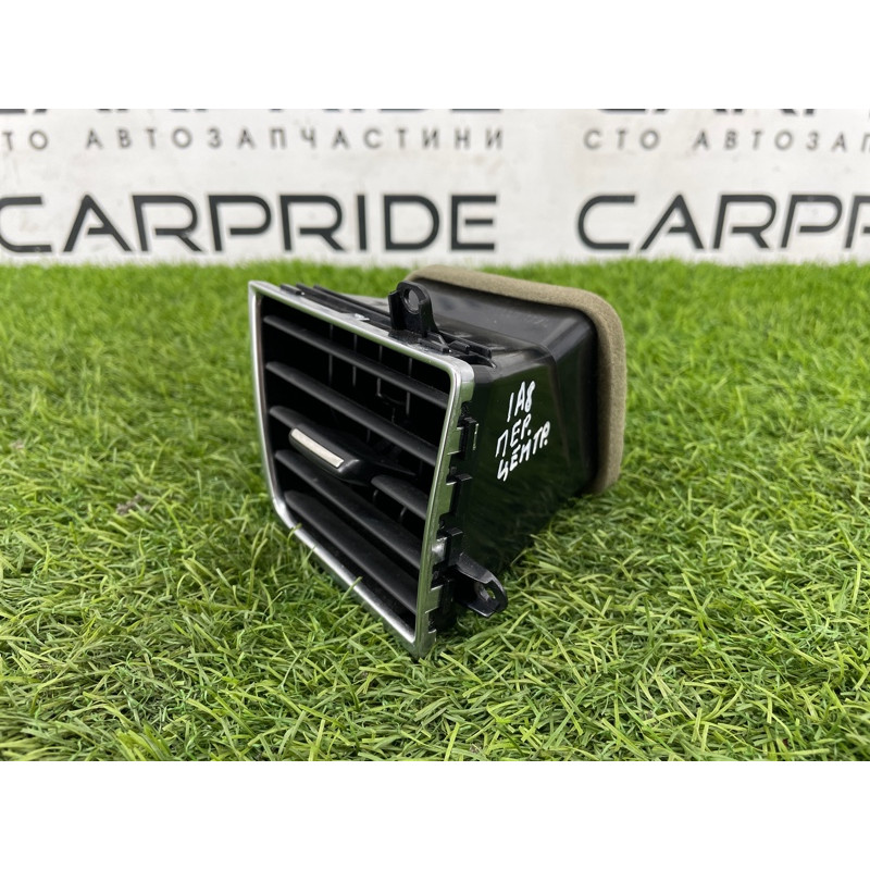 Центральний дефлектор салону (салон) AUDI A8 D4 2011 4,2 4H1820951AWVF