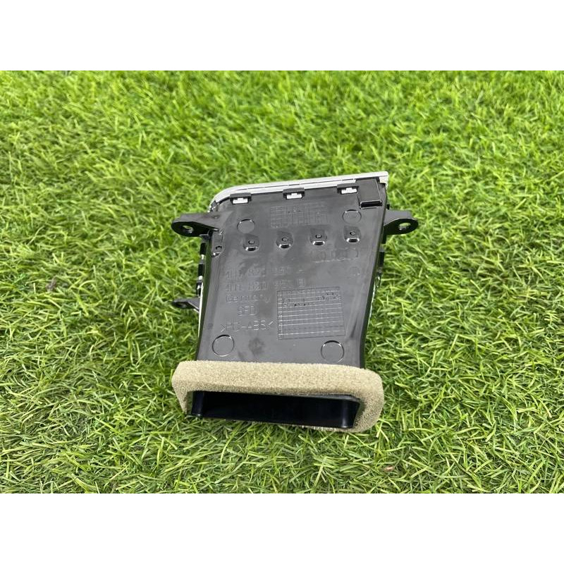 Центральний дефлектор салону (салон) AUDI A8 D4 2011 4,2 4H1820951AWVF