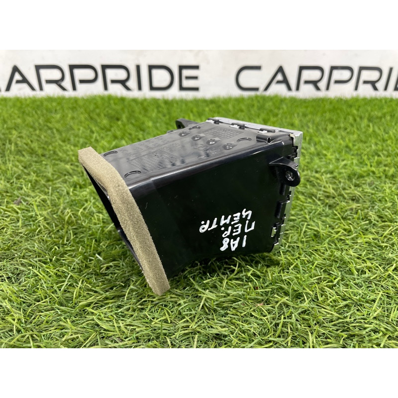 Центральний дефлектор салону (салон) AUDI A8 D4 2011 4,2 4H1820951AWVF