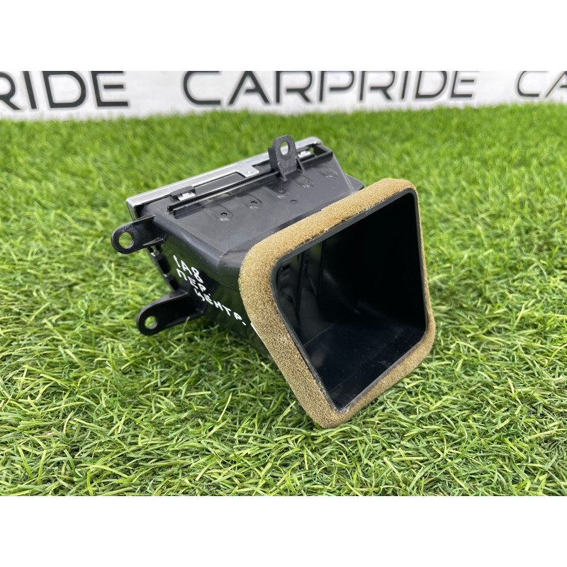 Центральний дефлектор салону (салон) AUDI A8 D4 2011 4,2 4H1820952AWVF