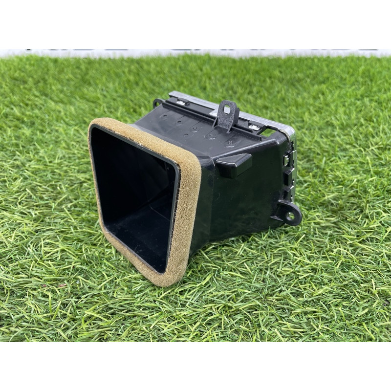 Центральний дефлектор салону (салон) AUDI A8 D4 2011 4,2 4H1820952AWVF