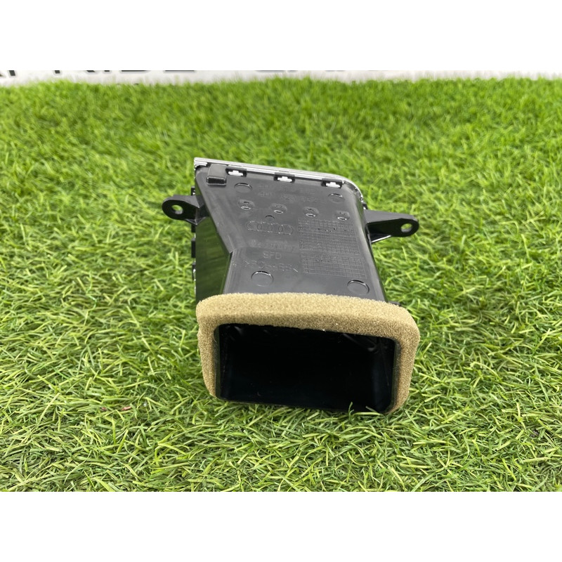 Центральний дефлектор салону (салон) AUDI A8 D4 2011 4,2 4H1820952AWVF