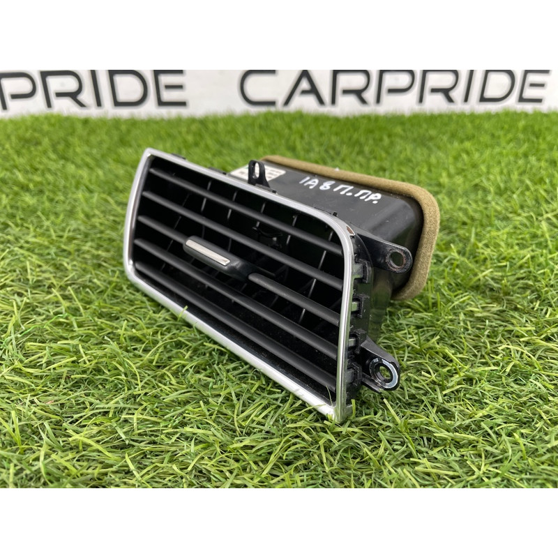 Дефлектор повітроводу (салон) AUDI A8 D4 2011 4,2 4H1820902AWVF