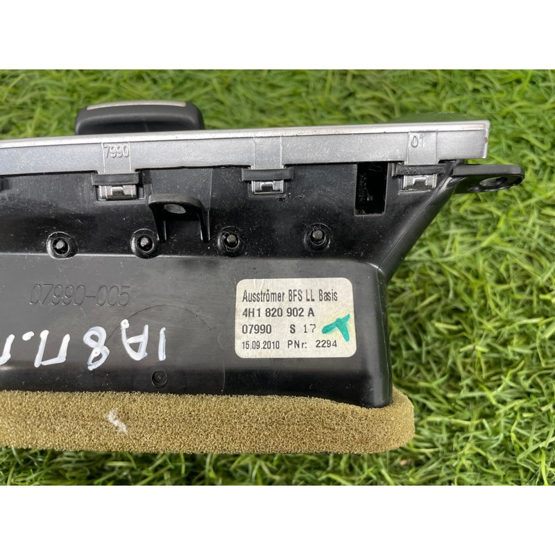 Дефлектор повітроводу (салон) AUDI A8 D4 2011 4,2 4H1820902AWVF