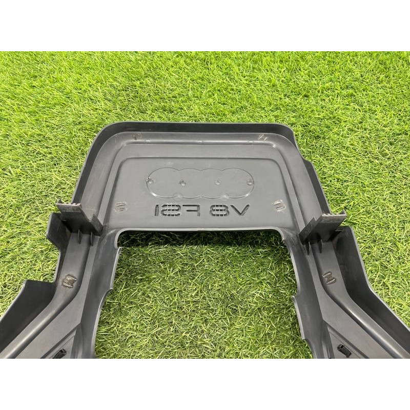 Декоративная крышка двигателя (двигатель и элементы) AUDI A8 D4 2011 4,2 079103925P