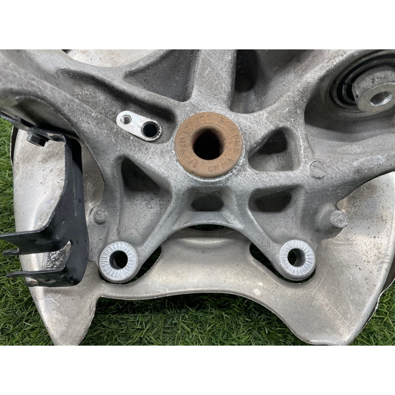 Цапфа подвески (подвеска) AUDI A4 B9 2017 2.0L 8W0505432T