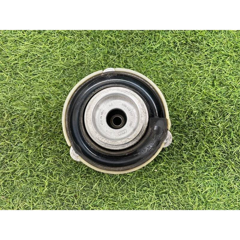 Опора стійки (підвіска) AUDI A4 B9 2017 2.0L 8W0412377