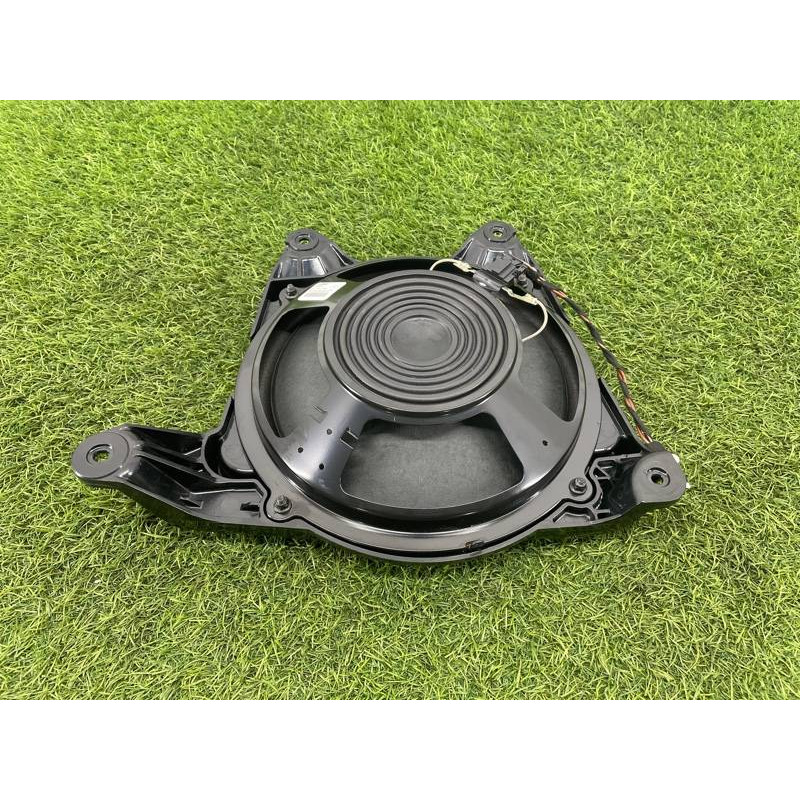Сабвуфер (електрика) AUDI A8 D4 2011 4,2 4H0035481A
