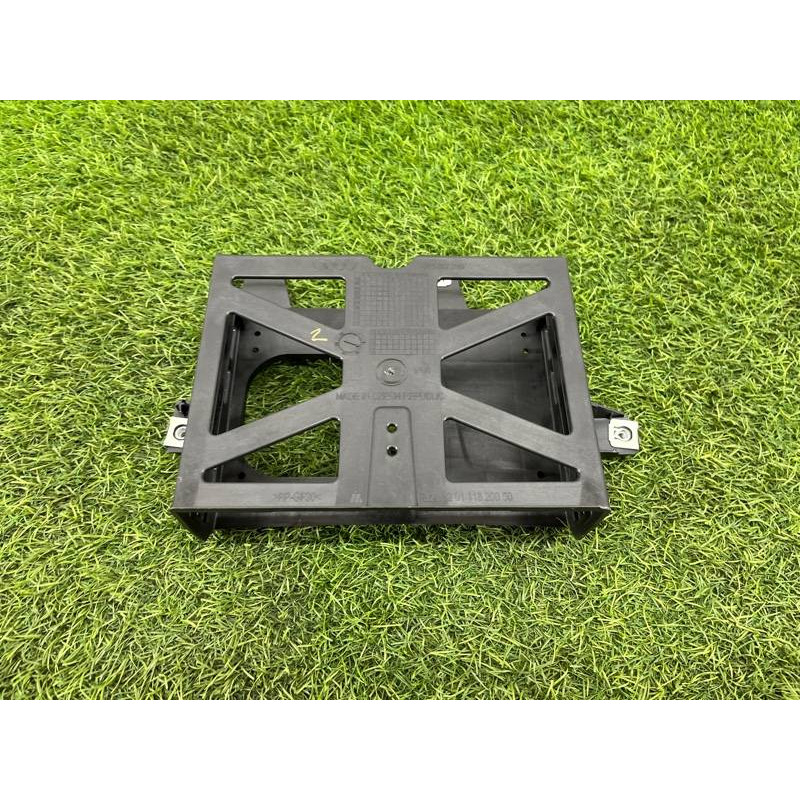 Кронштейн блока мультимедиа (салон) Audi A5 F5 2019 2.0 TFSI 8W1857290