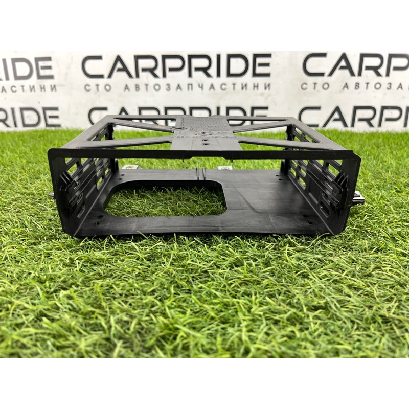 Кронштейн блока мультимедиа (салон) Audi A5 F5 2019 2.0 TFSI 8W1857290