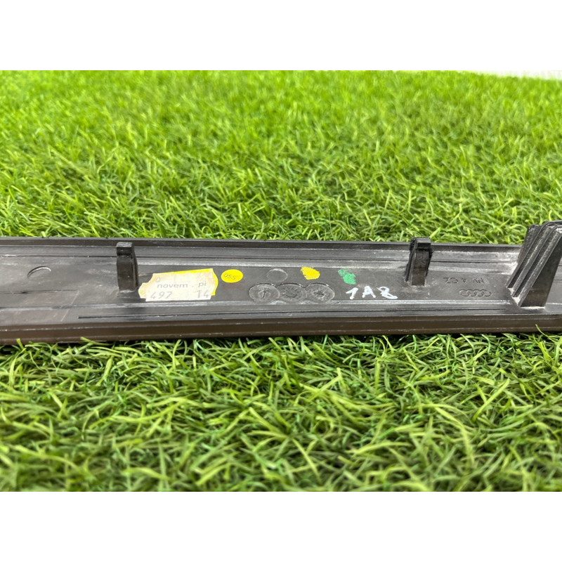 Декоративна накладка карти дверей (салон) AUDI A8 D4 2011 4,2 4H0867410A1WV