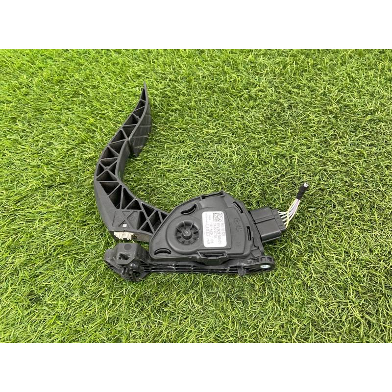 Педаль газа (электрика двигателя) AUDI A8 D4 2011 4,2 8K1723523A