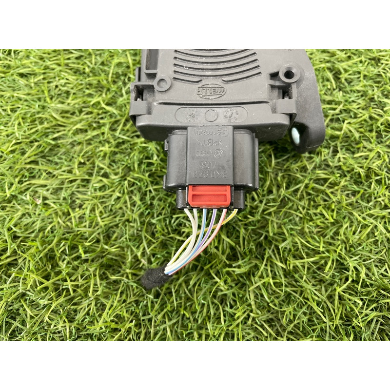 Педаль газа (электрика двигателя) AUDI A8 D4 2011 4,2 8K1723523A