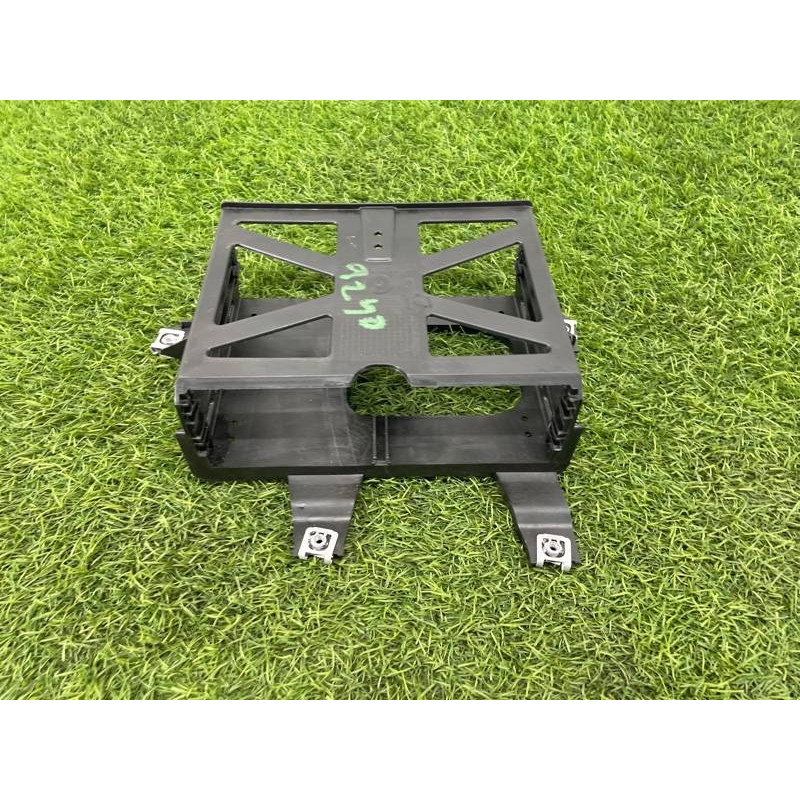 Кронштейн блока мультимедиа (салон) AUDI A4 B9 2017 2.0L 8W1857290