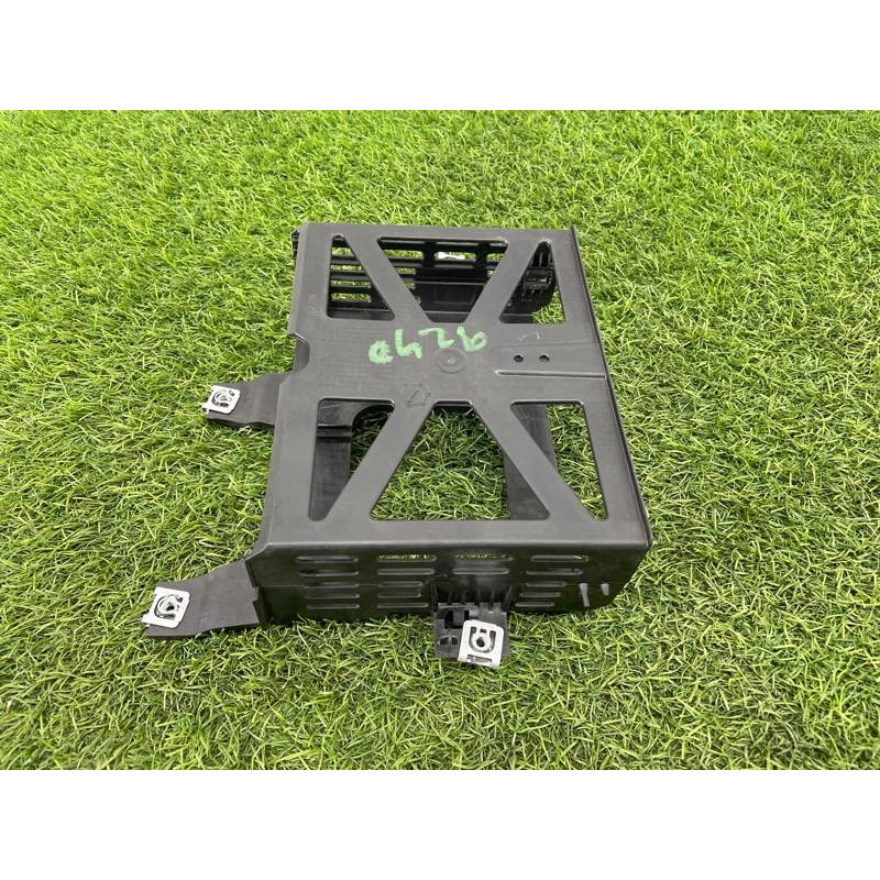 Кронштейн блока мультимедиа (салон) AUDI A4 B9 2017 2.0L 8W1857290