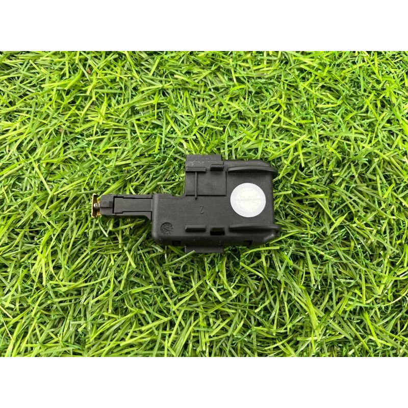 Датчик влажности воздуха (электрика / датчики) AUDI A8 D4 2011 4,2 8K0907658