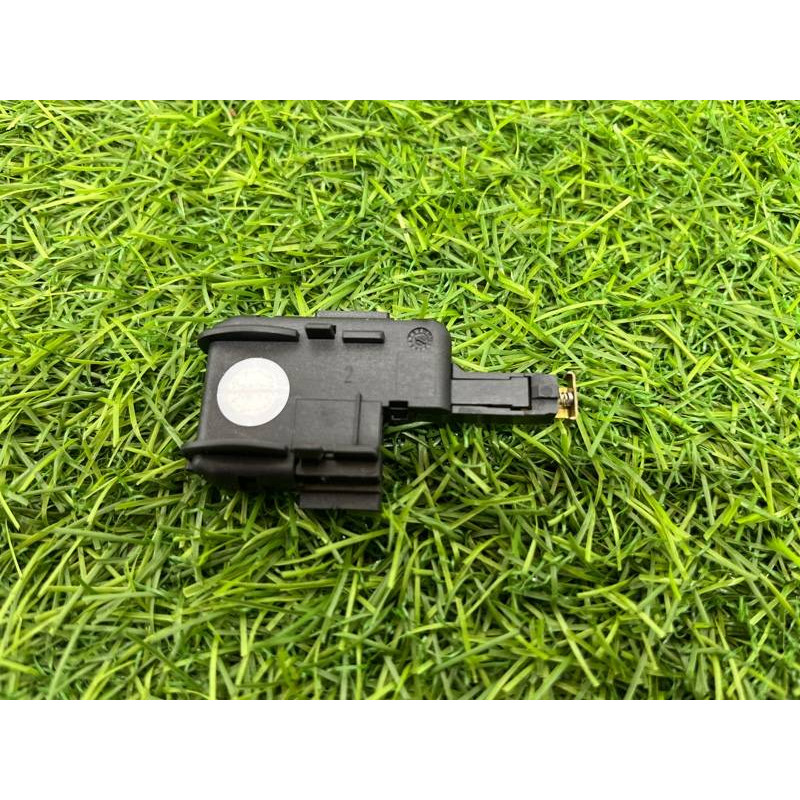 Датчик влажности воздуха (электрика / датчики) AUDI A8 D4 2011 4,2 8K0907658