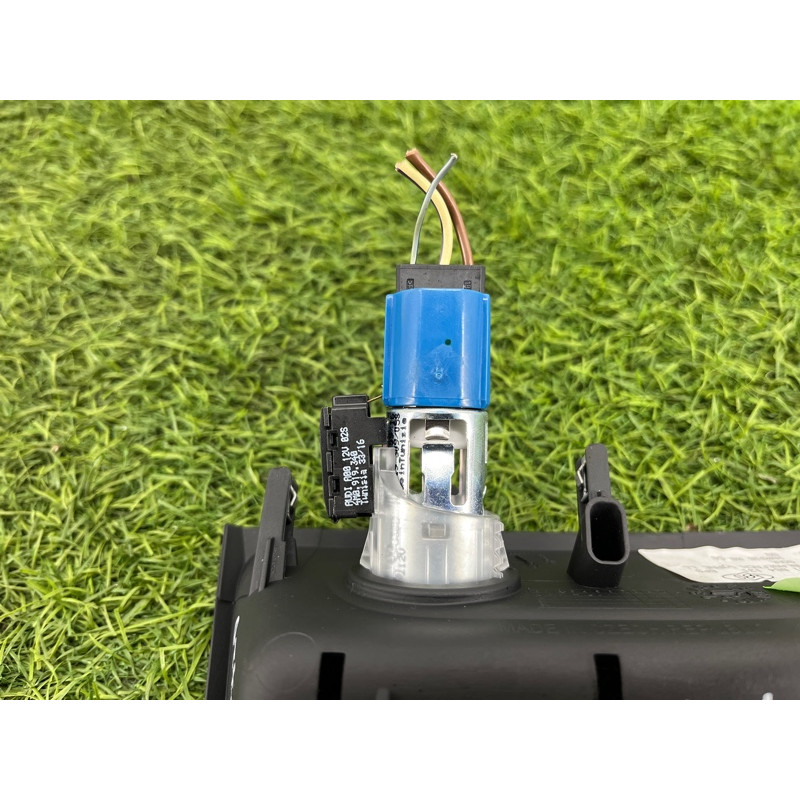 Накладка центральной консоли (салон) AUDI A4 B9 2017 2.0L 8W18641316PS