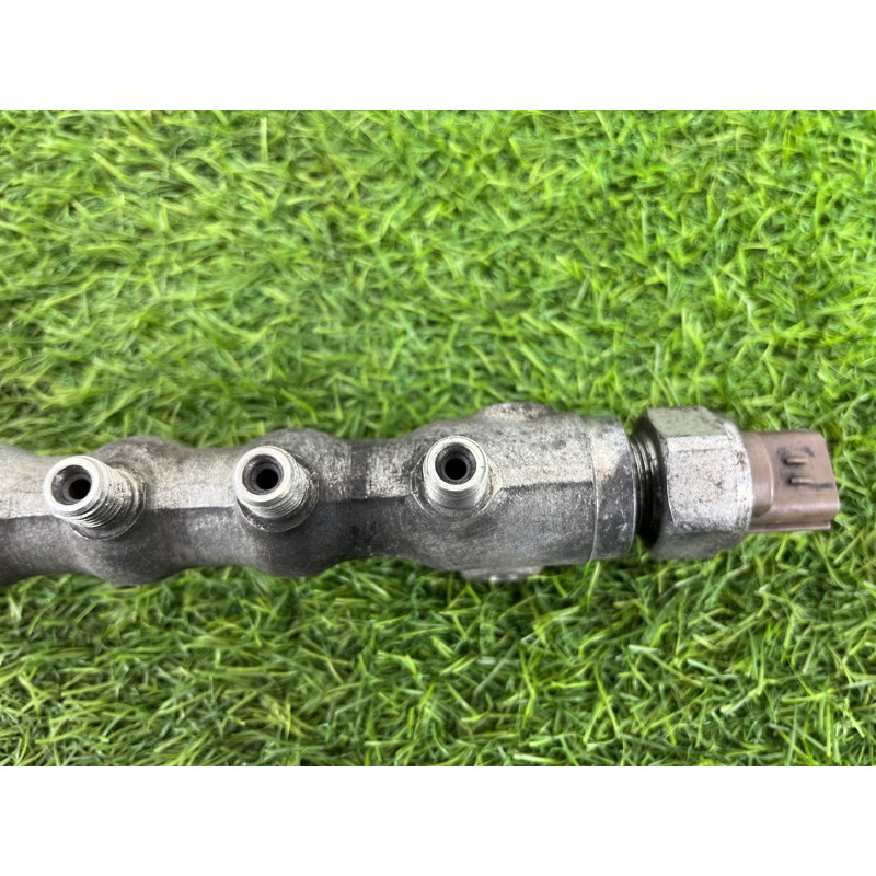 Топливная рампа (топливная система) Subaru Forester SH 2008 2.0 16670AA000